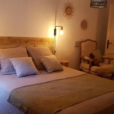 Les Demeures Azelie & Ferienhaus Chaudebonne